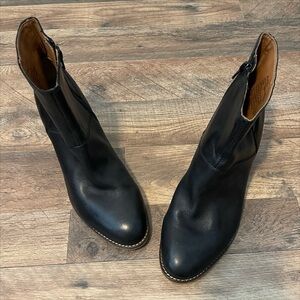 House of Harlow 1960 | Lilly Black Leather Ankle Booties